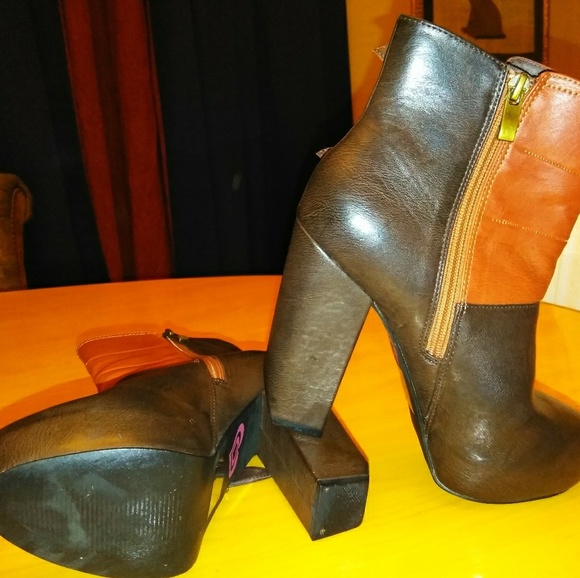 Boots - Picture 2 of 3